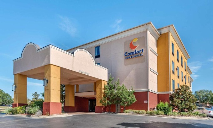 Clinton Hotel | Comfort Inn & Suites