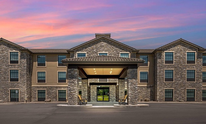 Medina Hotel | Comfort Inn & Suites