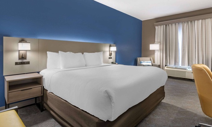 Shelbyville Hotel | Comfort Inn & Suites