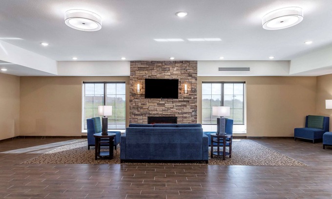 Waller Hotel | Comfort Inn & Suites Waller