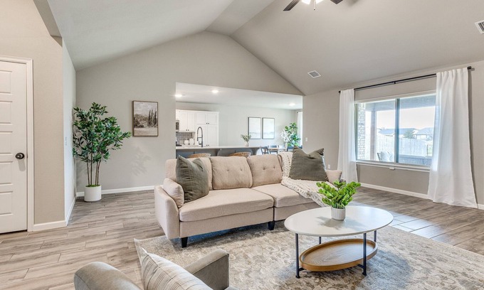 Broken Arrow Casa | Comfort, Style, and Serenity in One Home!