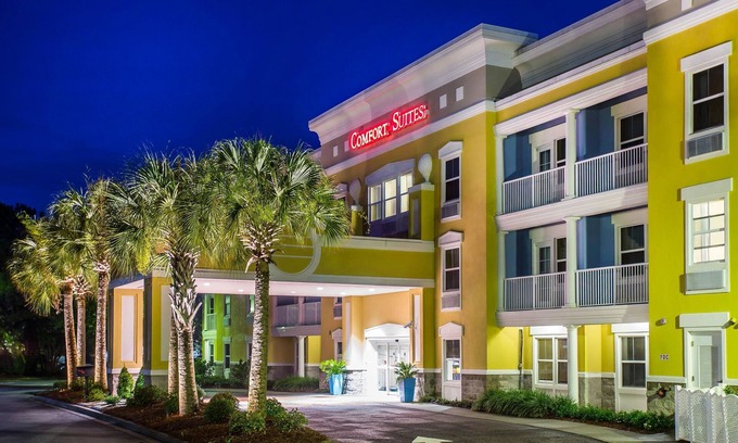 Mount Pleasant Hotel | Comfort Suites at Isle Of Palms Connector