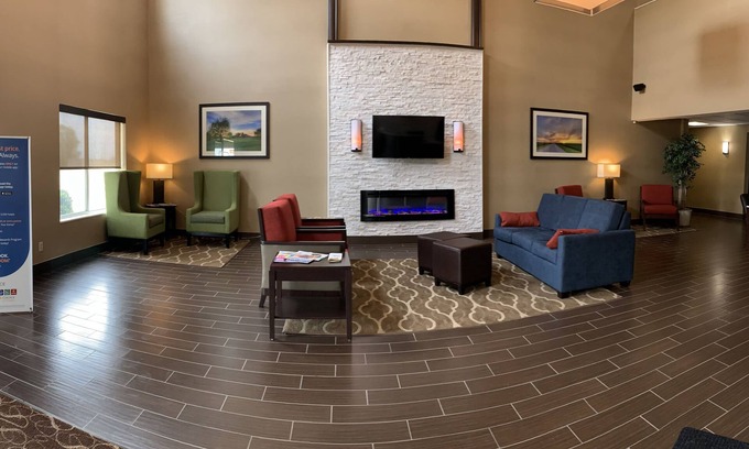 Auburn Hotel | Comfort Suites Auburn near I-69