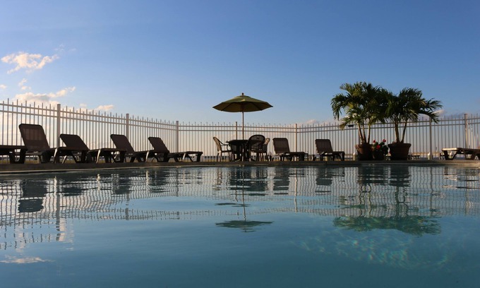 Chincoteague Hotel | Comfort Suites Chincoteague Island Bayfront Resort