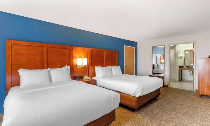 Firestone Hotel | Comfort Suites Longmont