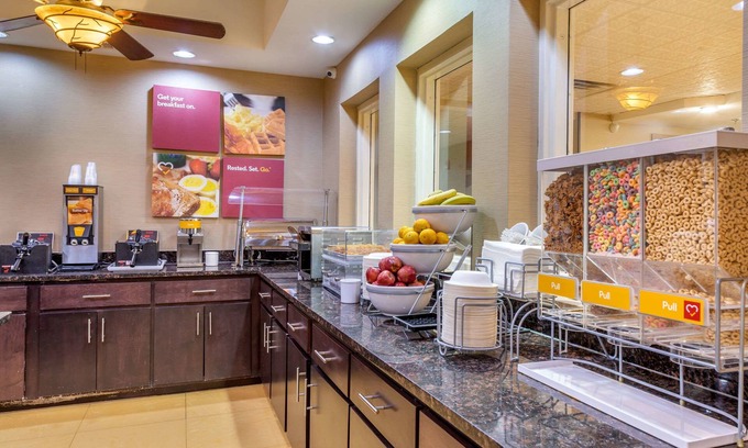 Savannah Hotel | Comfort Suites Savannah Gateway I-95