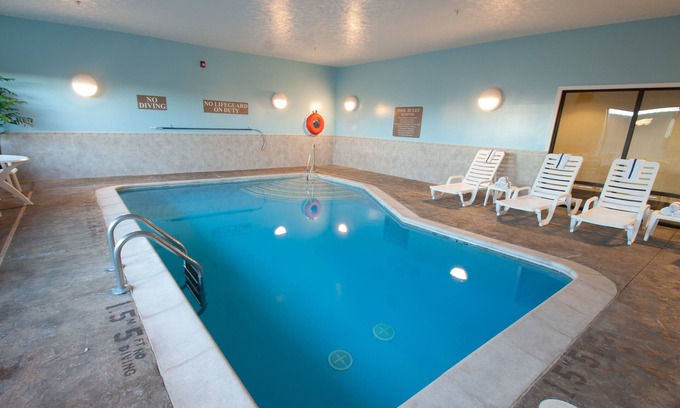 I-435 West KC-KS Hotel | Comfort Suites Speedway - Kansas City