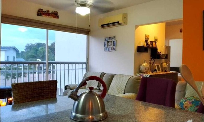 Tumba Vieja Apartamento | Cómoda habitación en apartamento situado en área de playa cerca de la ciudad.
