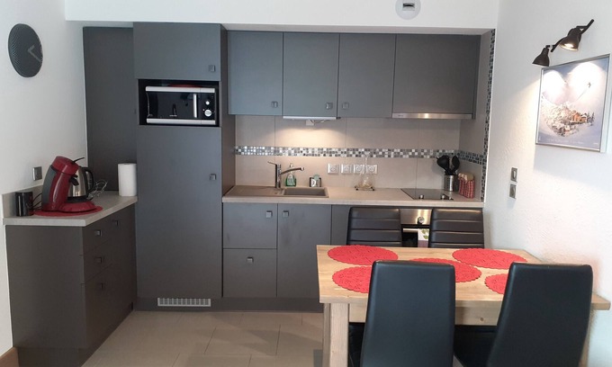 Champagny-en-Vanoise Apartamento | Comfortable 2-room apartment for 4 people, rated 2*, close to the resort center
