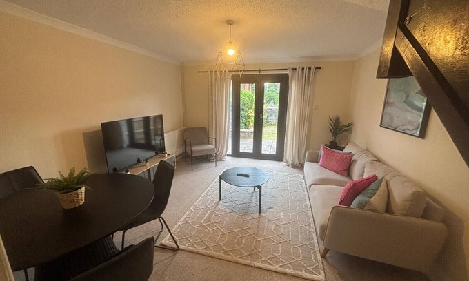 Bracknell Chalet De Esquí | Comfortable 2 Bedroom House in Bracknell
