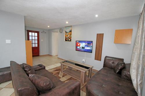 Germiston Apartamento | Comfortable 2 Bedroom Flat in Germiston with WI-FI