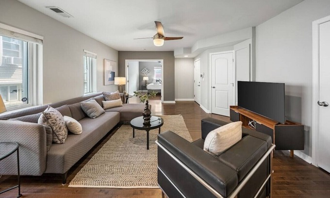 Mount Auburn Apartamento | Comfortable 2BR Condo near City Center
