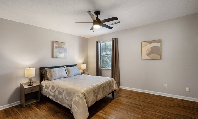 Calhoun Casa | Comfortable 2BR Suite Perfect for Business Travelers