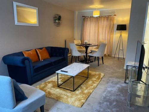 Basingstoke Apartamento | Comfortable 3 bed House - Great Monthly Discounts