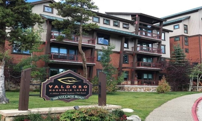 Peak 9 Villa | Comfortable 3 bedroom 2 bath with a fireplace at Hilton's Valdoro Mountain Lodge