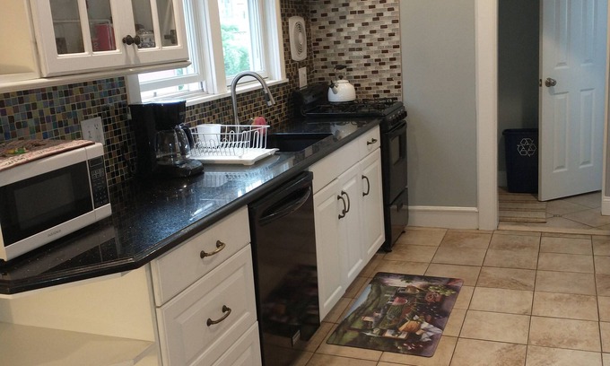Clifton Casa | Comfortable 3 Bedroom 2 Bath House Near New York New Summer Dates Available