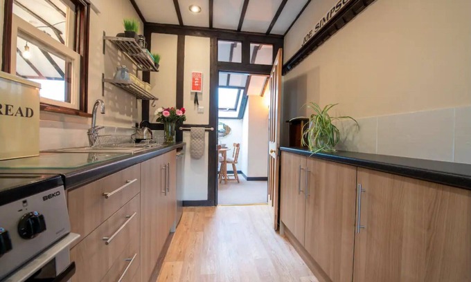 Darlington Cabaña | Comfortable 3 Bedroom Historic Cottage c1700