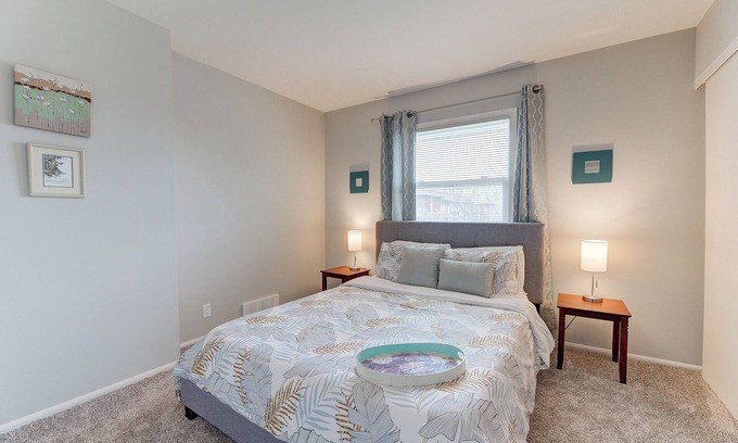 Waukesha Casa | Comfortable 3 Bedroom with King bed in Waukesha