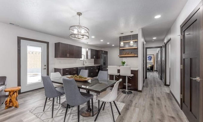 Sioux Falls Casa | Comfortable and convenient for your group. Relax and enjoy your time together.