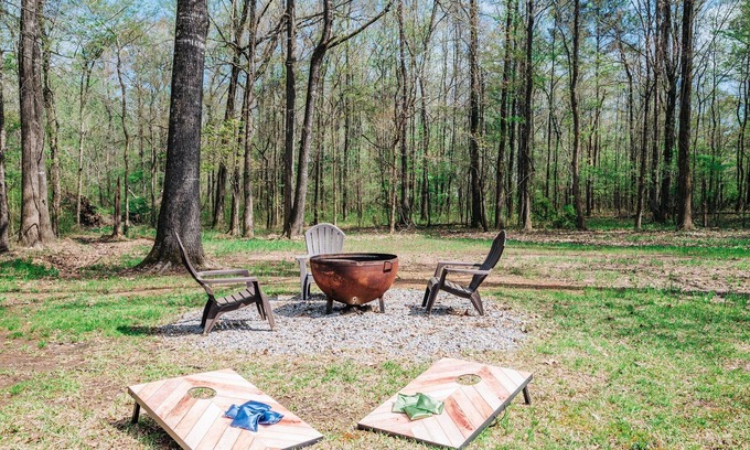 Sturgis Casa | Relax at this comfortable and cozy cabin in the wood