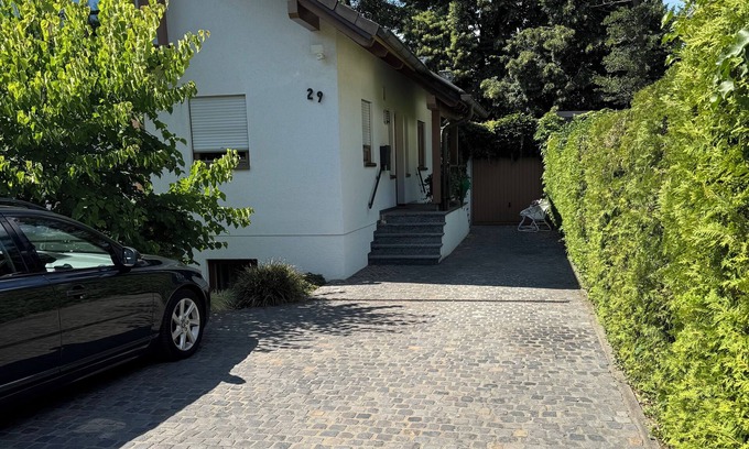 Sankt Augustin Apartamento | Comfortable and quiet apartment in a great location with parking space