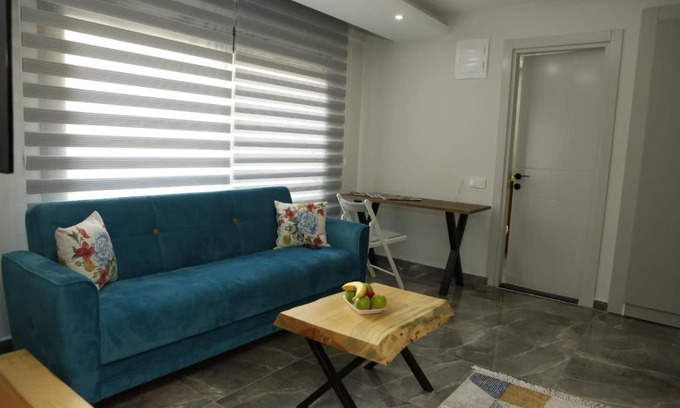 Narlidere Apartamento | Comfortable and Modern Suite with Balcony in Narlidere, Izmir