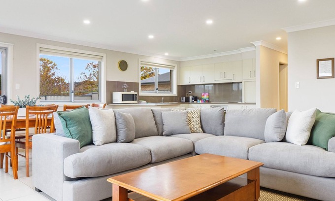 Berridale Casa | Comfortable and spacious 4 Bedroom, 3 Bathroom open plan home in Berridale