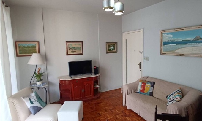 Santos Apartamento | COMFORTABLE APARTMENT GONZAGA WITH BALCONY VIEW OF THE SEA IN THE BEST SPOT ON CANAL 3 BEACH