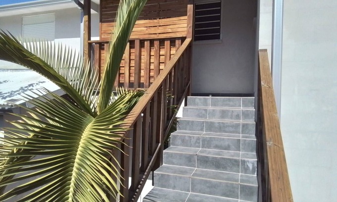 La Possession Casa | Apartamento cómodo con terraza cerca de Saint-Denis