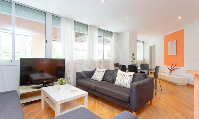 Sants-Badal Apartamento | Comodo apartamento en Sants