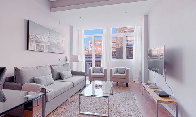 Jeronimos Apartamento | Comfortable Apartment near Retiro Park. Retiro III