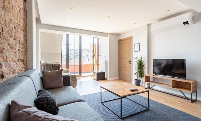 Kabatas Apartamento | Comfortable apartment with private terrace