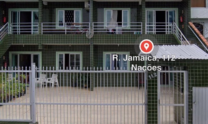 Nacoes Apartamento | Comfortable and well located apartment 3 blocks from the sea