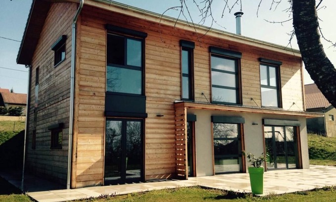 Jonzier-Epagny Casa | Comfortable, bright house. Centrally located for discovering the region!