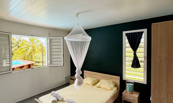 Trois-Rivieres Casa | Comfortable bungalow with pool