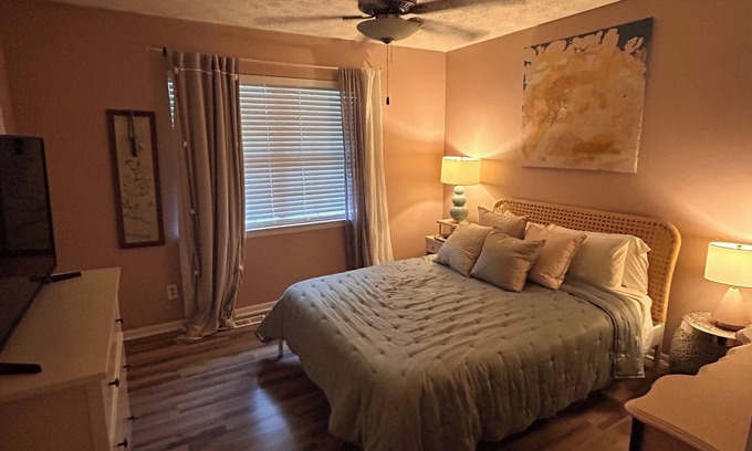 Gainesville Condominio | Comfortable Calm Condo in Historic Gainesville 2 Bedroom