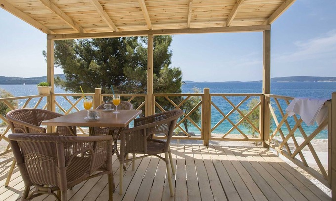 Seget Vranjica Chalet De Esquí | chalet confortable con dos baños en las instalaciones del complejo en el mar