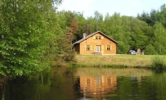 Moux-en-Morvan Chalet De Esquí | Cómodo chalet con pesca gratuita en el corazón de la zona muy tranquila de Morvan
