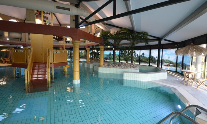 Arcen Chalet De Esquí | Comfortable chalet with combi-microwave, in a green area