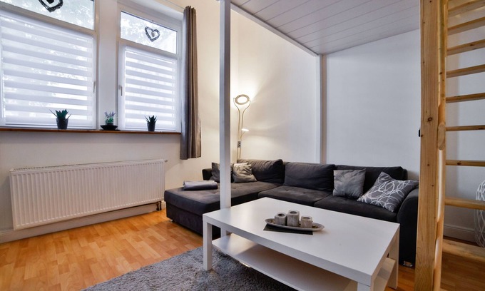 Goethestraße Apartamento | Comfortable city apartment in a historic residential building