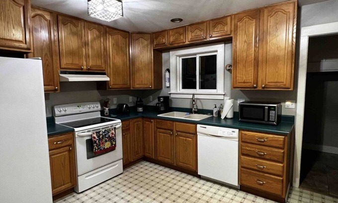 North Bend Casa | Comfortable Coastal Home for the weekend!