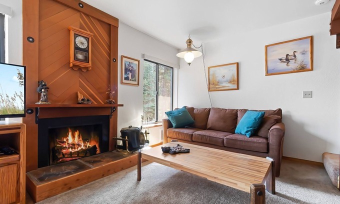 Bear Valley Condominio | Comfortable Condo Great Location- Tamarack #12 by Bear Valley Vacation Rentals