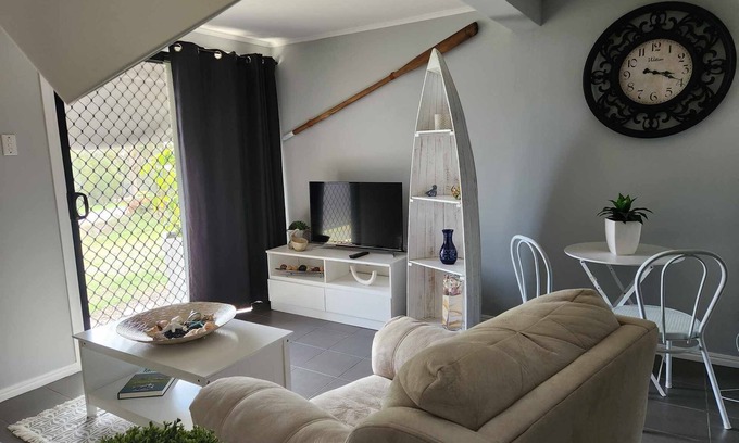 River Heads Cabaña | Comfortable Cottage on K'gari's (previously known as Fraser Island) doorstep