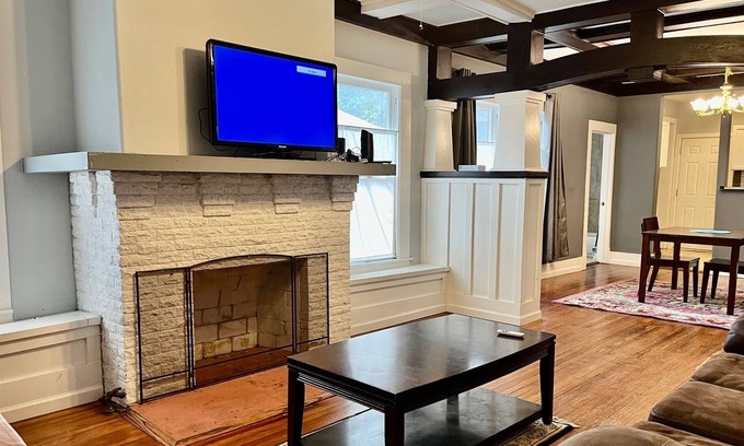 Midtown Casa | Comfortable cute 3/2 craftsmen home close to downtown and The Pearl