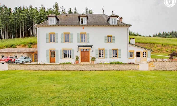 Chauffailles Casa | Comfortable family estate in the countryside with jacuzzi, 15 people maximum.