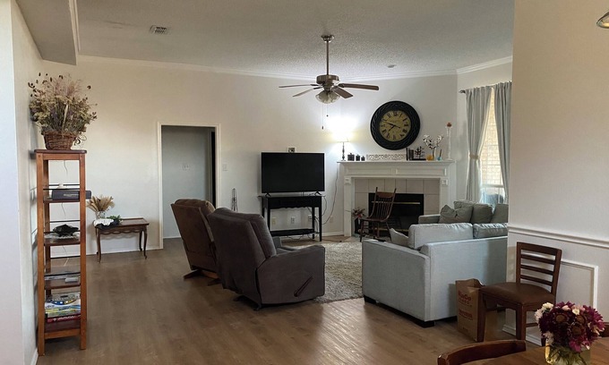 Burleson Casa | Comfortable, FULLY furnished 3 Bedroom Home on Burleson Cul-De-Sac