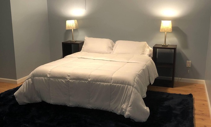 Independence Casa | Comfortable, fully private walk out basement