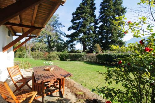Le Bourget-du-Lac Apartamento | Comfortable garden level 2 minutes from the lake on foot!