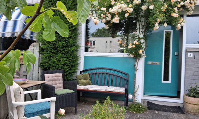 Almere Casa | Comfortable home close to train station and Amsterdam