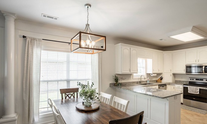 Decatur Casa | Comfortable Home in Decatur, AL